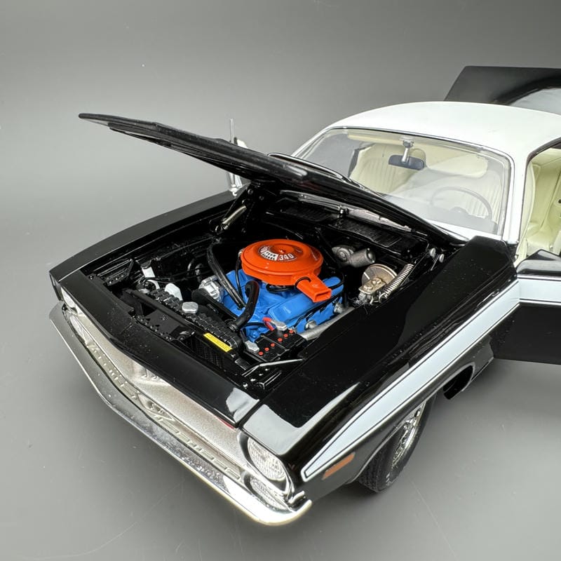 ACME 1972 Plymouth Cuda 1:18 Alloy Diecast Model Car