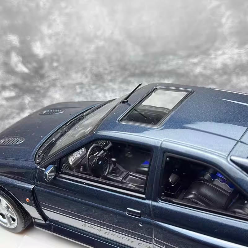 Norev 1:18 Ford Escort RS Cosworth 1992 Diecast Model Car
