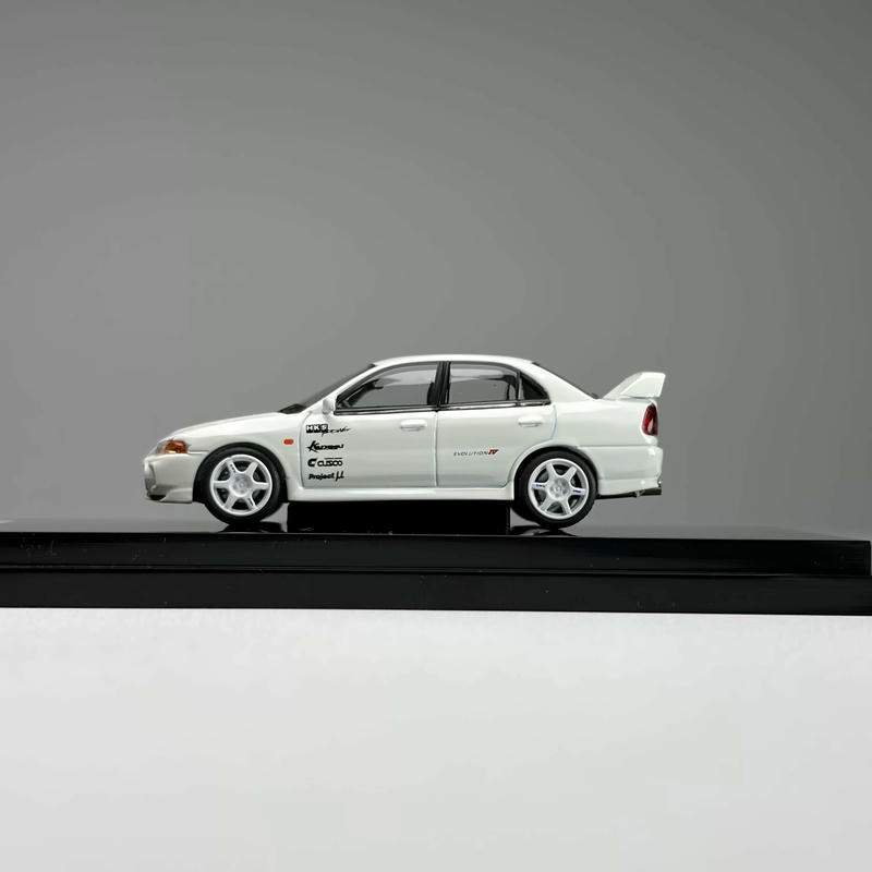 MotorHelix 1:64 Mitsubishi Lancer Evolution IV GSR Diecast Model