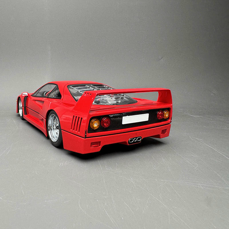 Montage 1:18 Ferrari F40 Alloy Diecast Model
