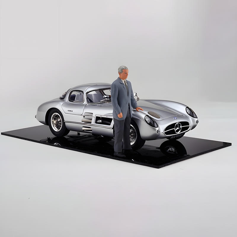 CMC 1:18 Mercedes-Benz 300 SLR Uhlenhaut Coupé 1955 Diecast Car – Silver M-246 Puppet Version