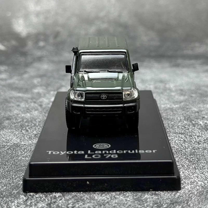 PARA 1:64 Toyota Land Cruiser 76 2014 Diecast Model Car