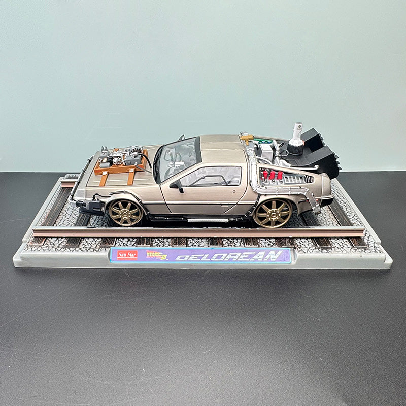 SunStar 1:18 Back to the Future Part III Time Machine Diecast Model 2714# – Movie Car Collection