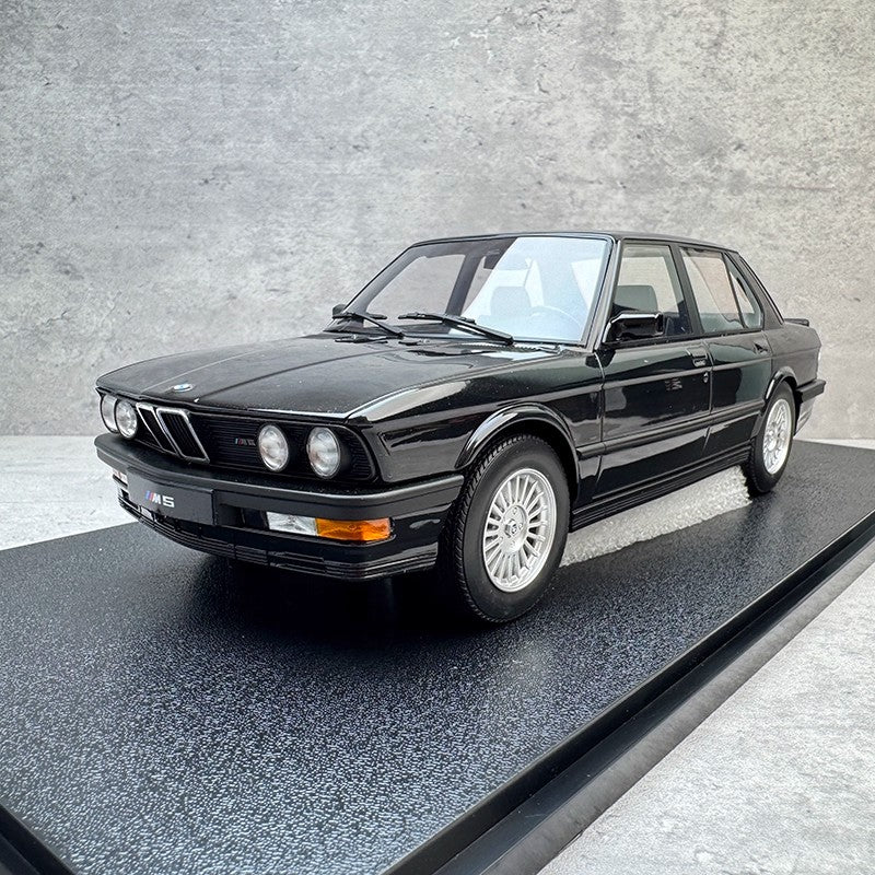 Qriginal 1:18 BMW M5 Resin Collectible Model Car
