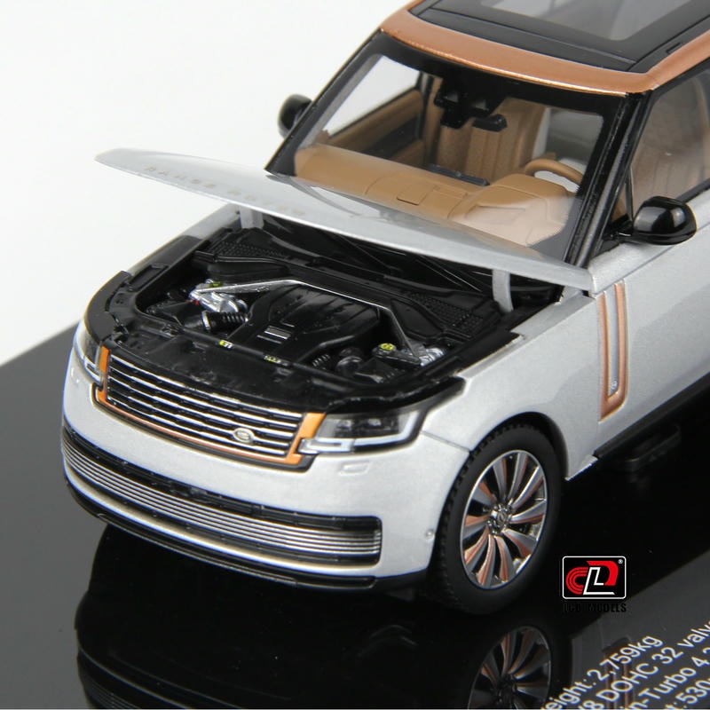 Pre-Order LCD 1:43 Range Rover Silver Alloy Full-Open Model – Acrylic Display & Transparent Sunroof