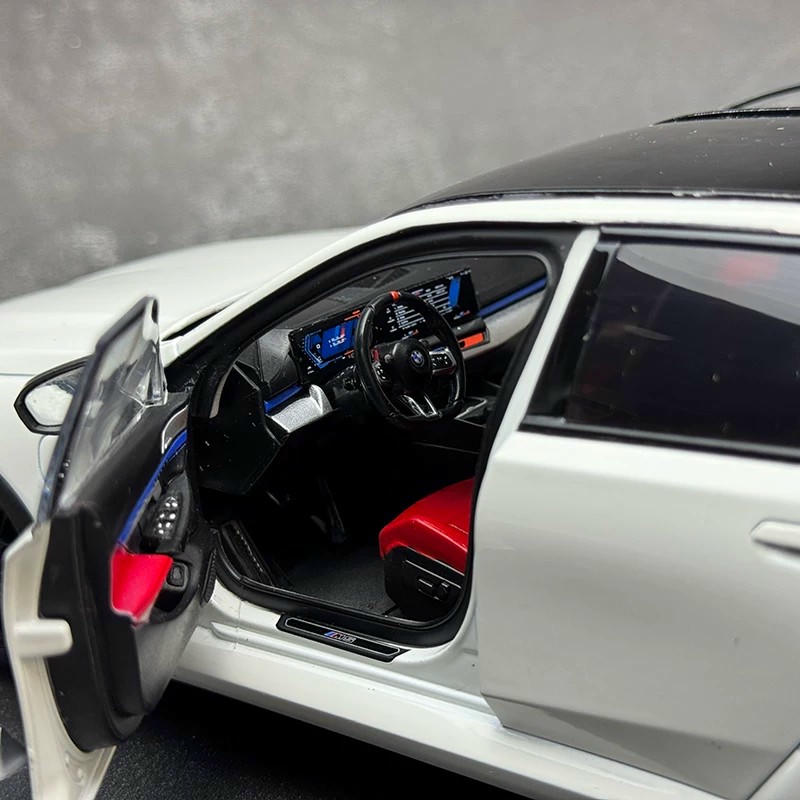 SOLIDO 1:18 BMW M5 Touring Diecast Model Car