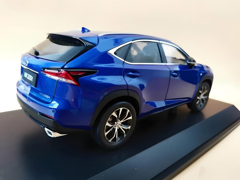 Lexus NX200T 1:18 Diecast SUV Model Car – YX car model