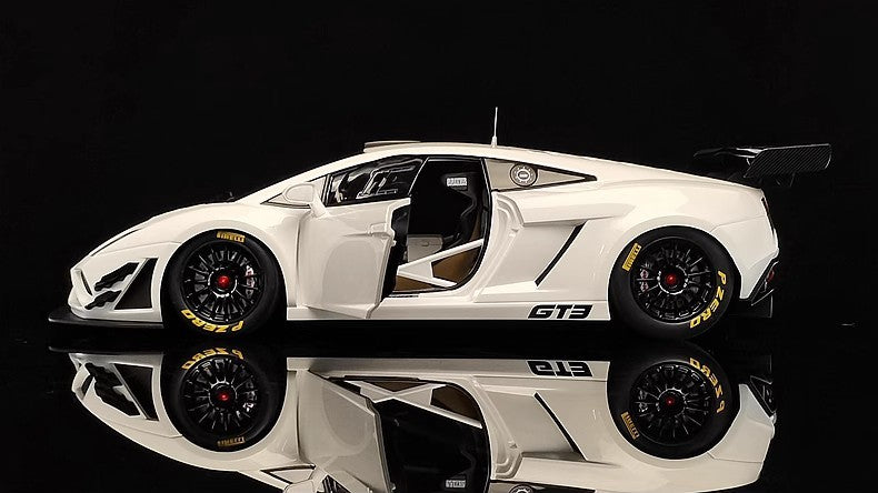 AUTOart Lamborghini Gallardo GT3 FL2 (2013) – 1:18 Scale Mode  (Full Display Version)（81358）（81357）