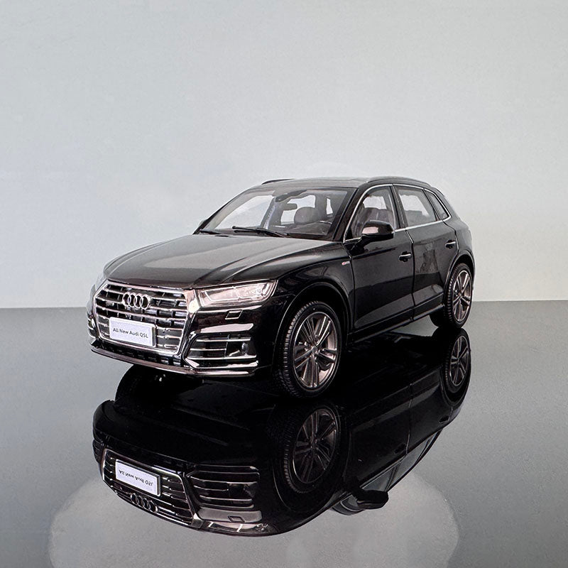 Original 1:18 Audi Q5 Diecast Model – Premium White Collectible