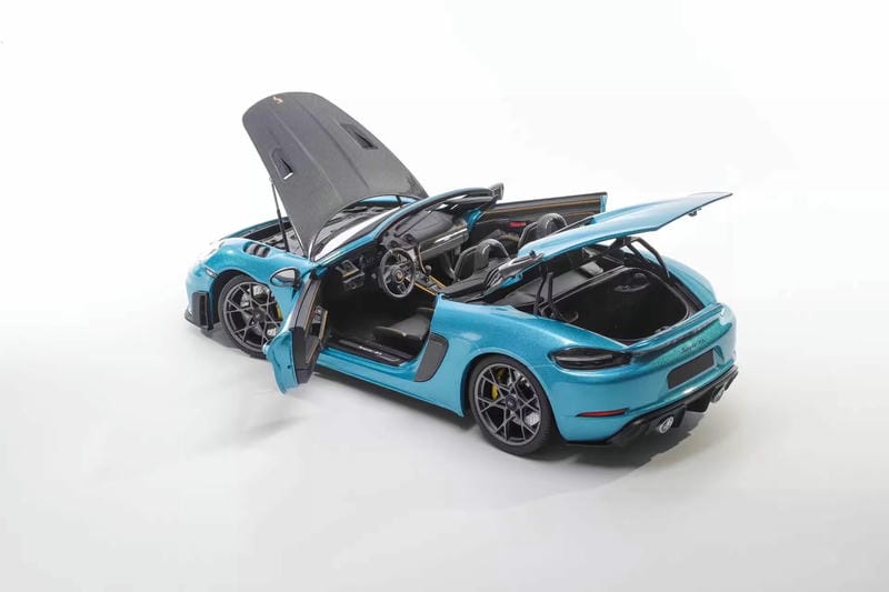 Minichamps Porsche 718 Spyder 1:18 Diecast Convertible Model – YX