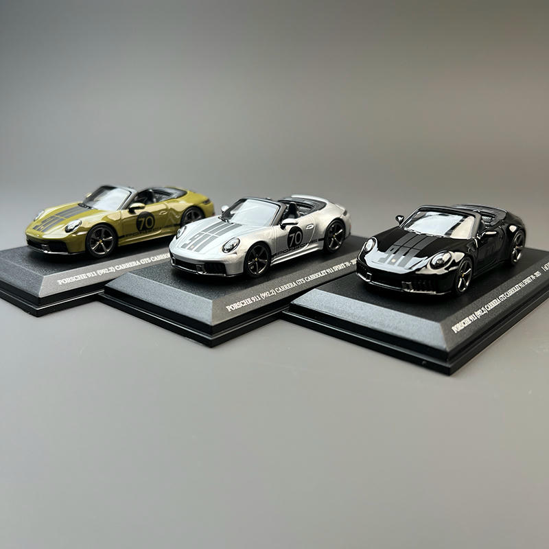 Minichamps 1:64 Porsche 911 (992.2) GTS Diecast Car