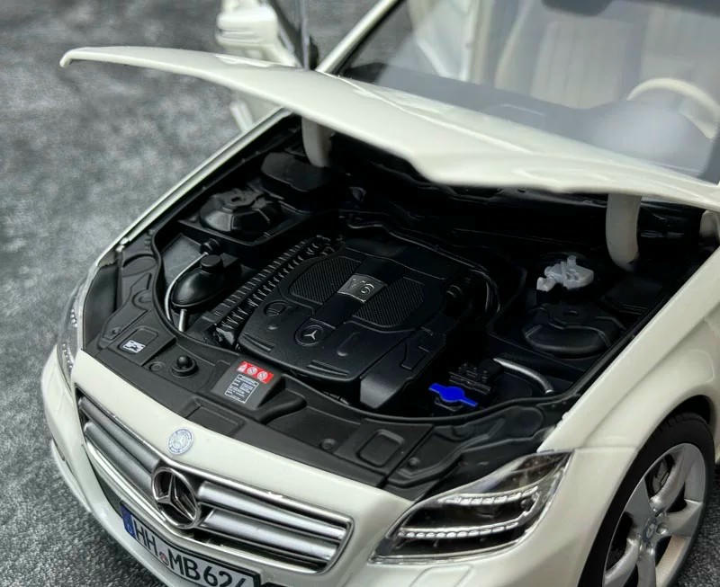 Norev 1:18 Mercedes-Benz CLS-Class Coupe (C218) 2011 Diecast Model