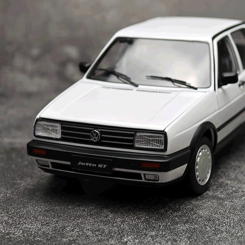 Volkswagen 1:18 Jetta GT MK2 Classic Edition Diecast Model Car