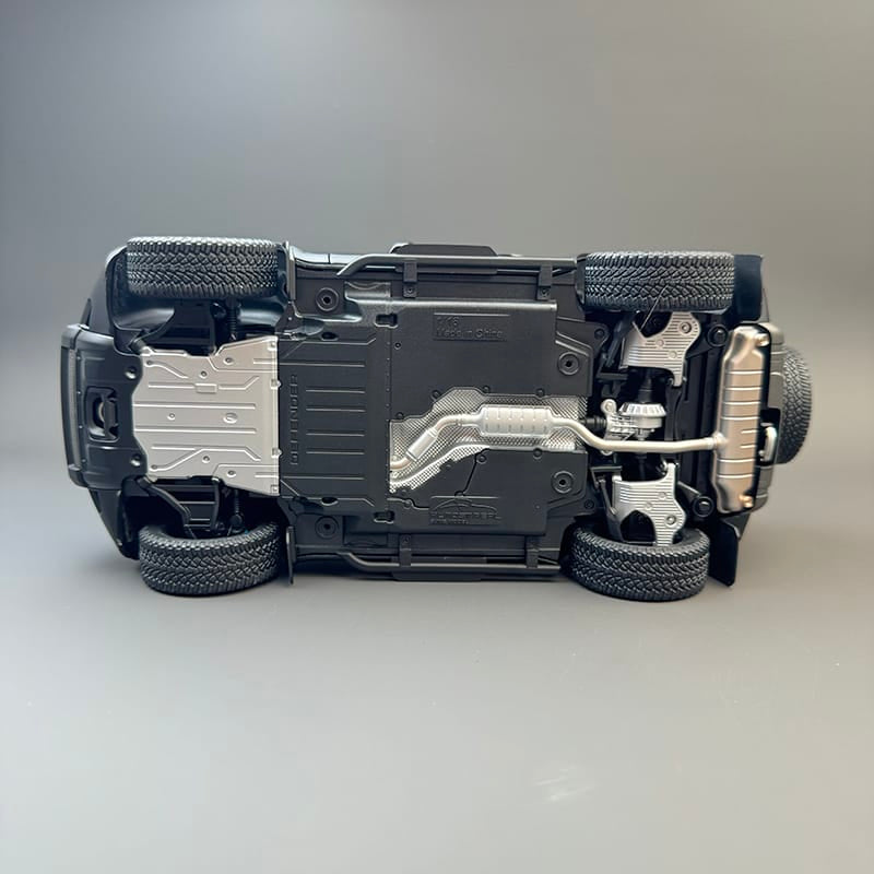 Almost Real Land Rover Defender 90 1:18 Alloy Diecast Model Car