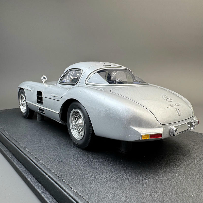 V8 Model 1:18 Mercedes‑Benz 300 SLR Resin Model