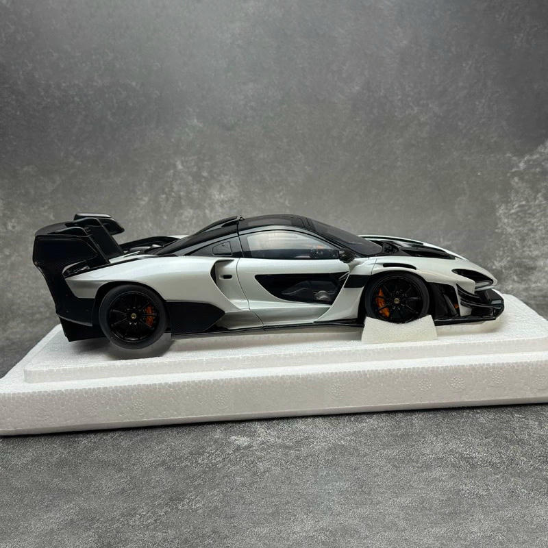 AUTOart 1:18 McLaren Senna GTR Diecast Model