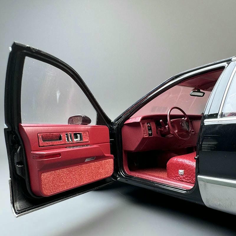 Xiaoguang 1:18 Cadillac Wood Die-Cast Model Car