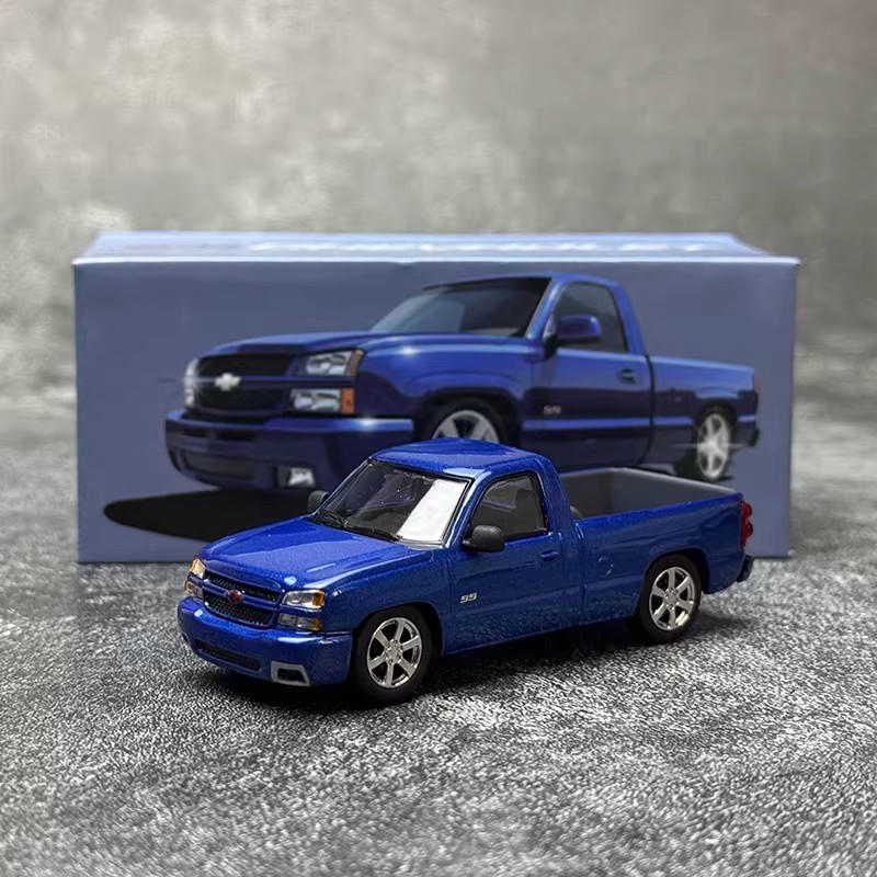 PARA 64 1:64 Chevrolet Silverado 2006 Model