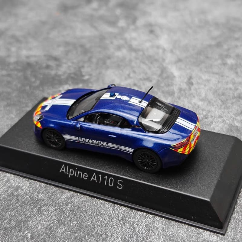 Norev 1:43 Porsche 911 Turbo / Volkswagen Beetle / Renault--Christmas Edition Diecast Model Collection – 