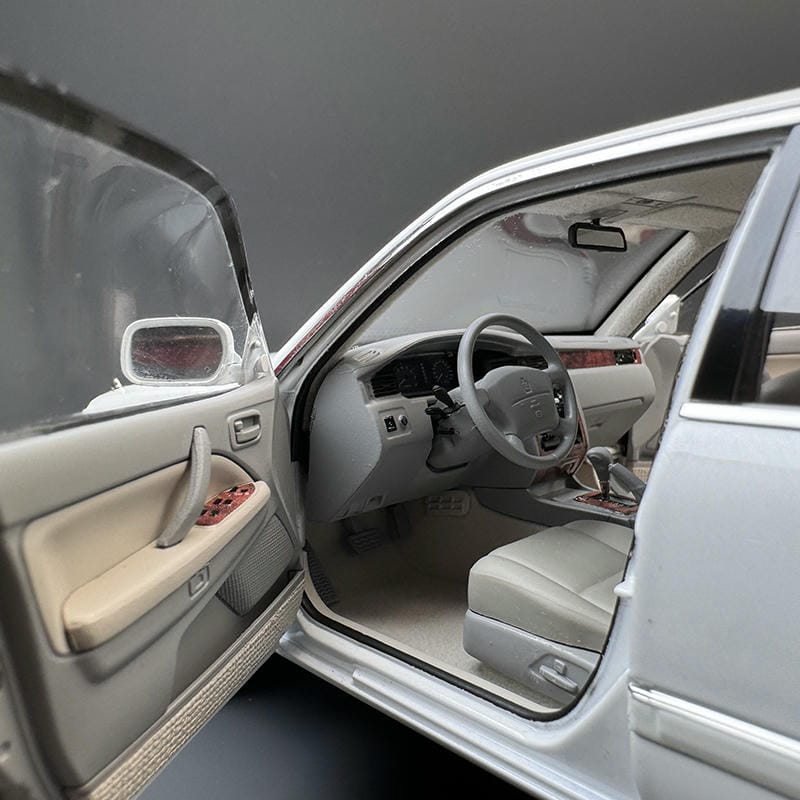 1:18 Scale Toyota Crown 155 Diecast Model Car – Alloy Build with Opening Doors, Hood, Trunk &amp; Functional Steering
