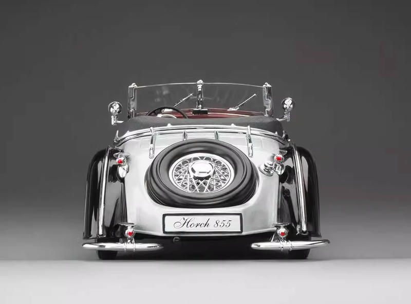 SunStar 1:18 1939 Horch 855 Roadster Diecast Model