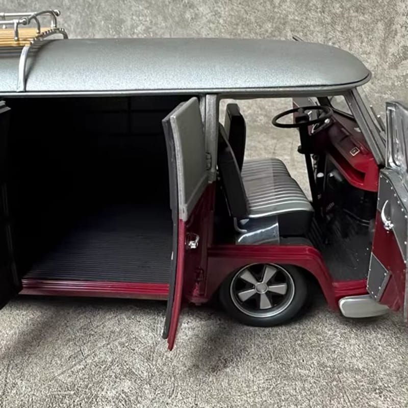 Schuco Volkswagen VW T1b Lowrider Bus 1:18 Diecast Model