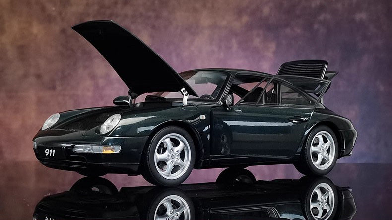AUTOart 1:18 Porsche 911 (993) Carrera Diecast Car Model