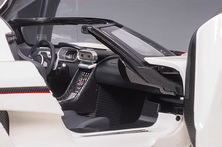 AUTOart 1:18 Koenigsegg Regera Diecast Model – YX car model