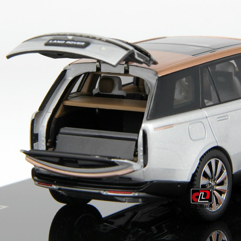 Pre-Order LCD 1:43 Range Rover Silver Alloy Full-Open Model – Acrylic Display & Transparent Sunroof