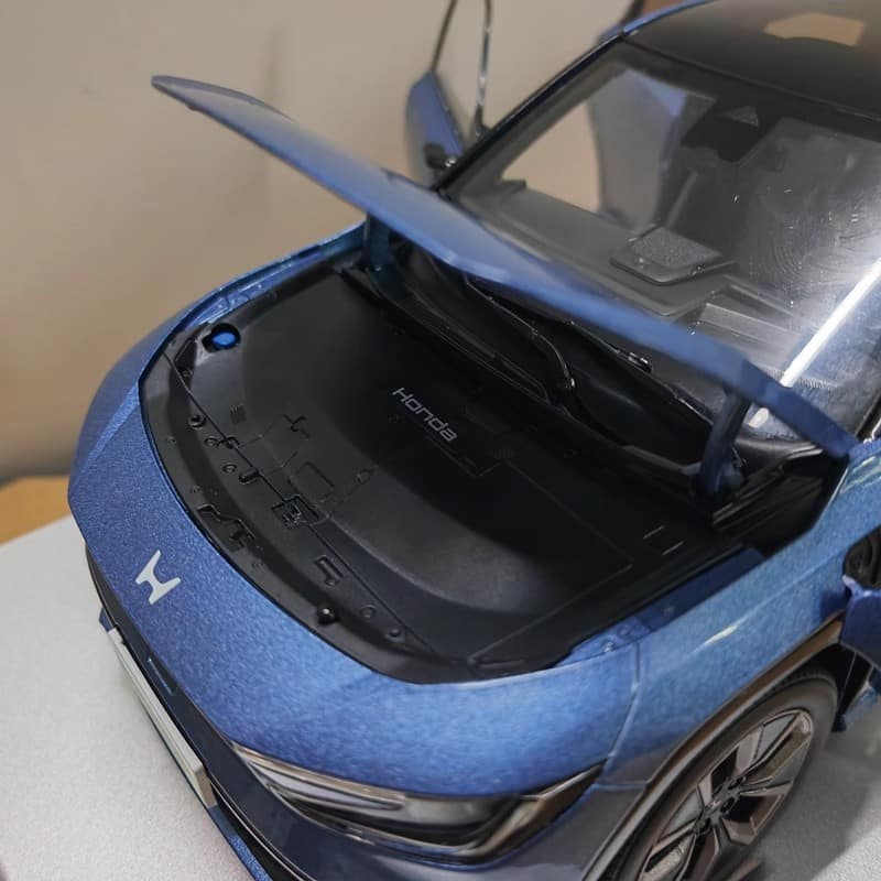 GAC Honda P7 1:18 Diecast Model Car