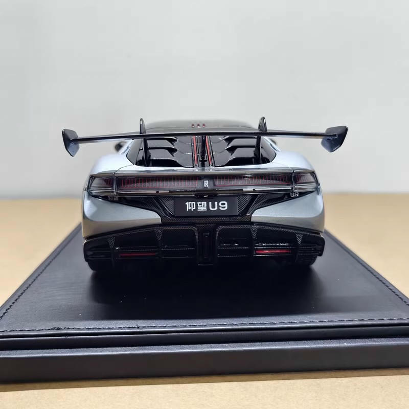 1:18 BYD Yangwang U9 Electric Supercar Diecast Model