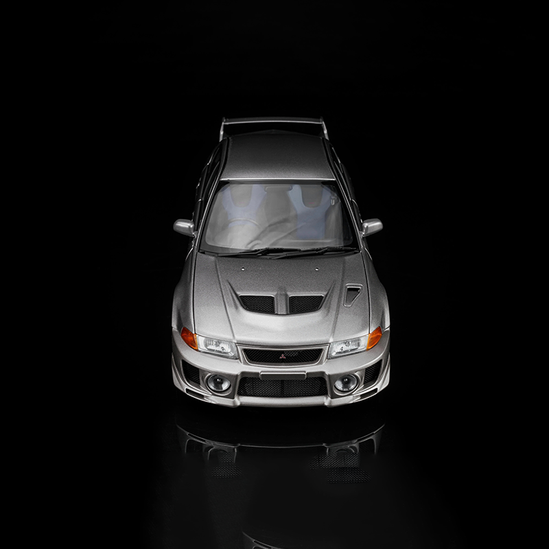 MOTORHELIX 1:18 Mitsubishi Lancer Evolution V GSR Diecast Model-JDM Sports Sedan Collector Car