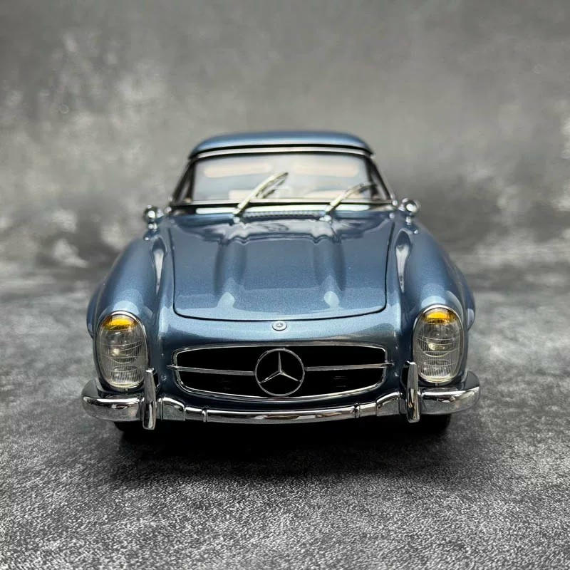 CMC 1:18 Mercedes-Benz 300SL Roadster Coupe Diecast Model