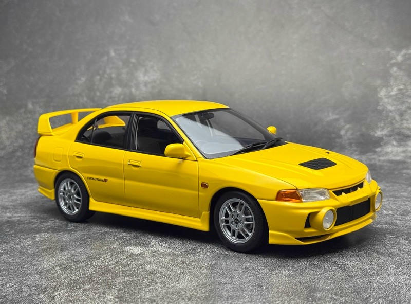 MotorHelix 1:18 Mitsubishi Lancer EVO 4th Generation Diecast Car