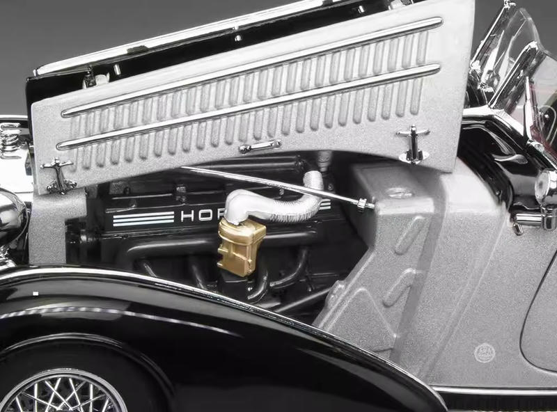 SunStar 1:18 1939 Horch 855 Roadster Diecast Model