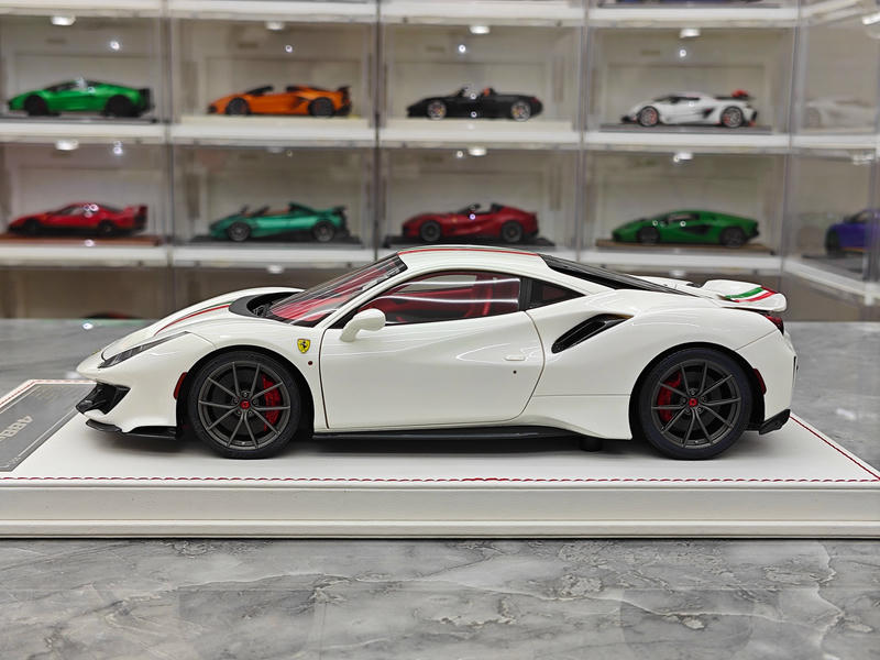 Dino Model 1:18 Ferrari 488 Pista Resin (Fully Open) Model