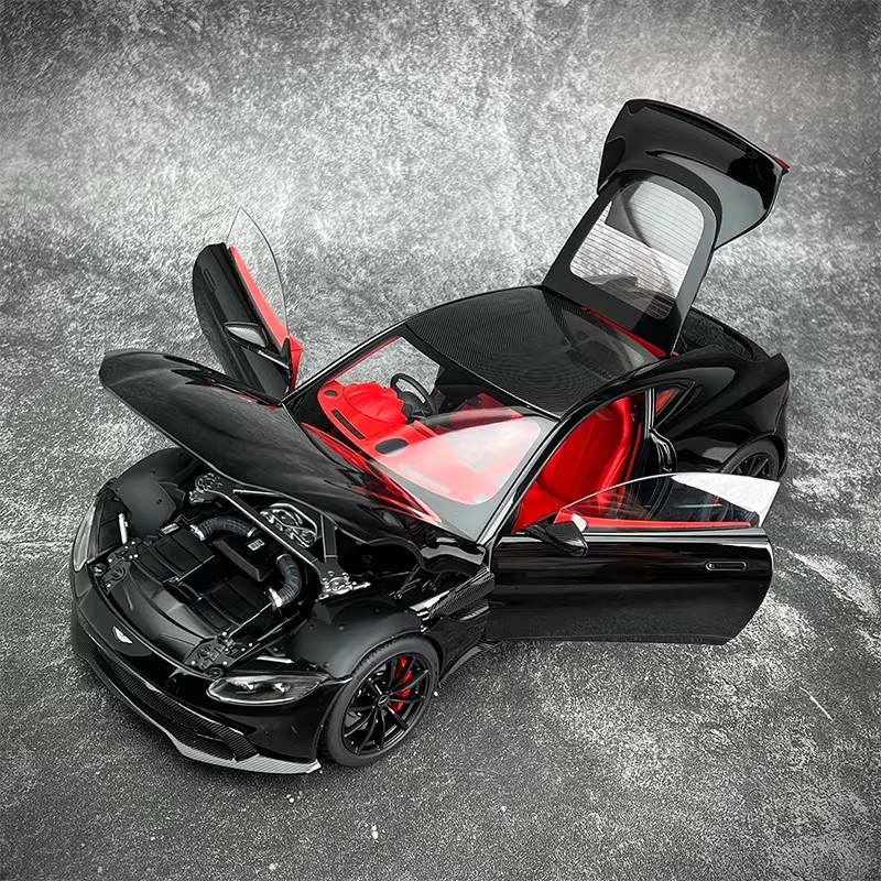 AUTOart 1:18 Aston Martin Vantage 2019 Alloy Diecast Model