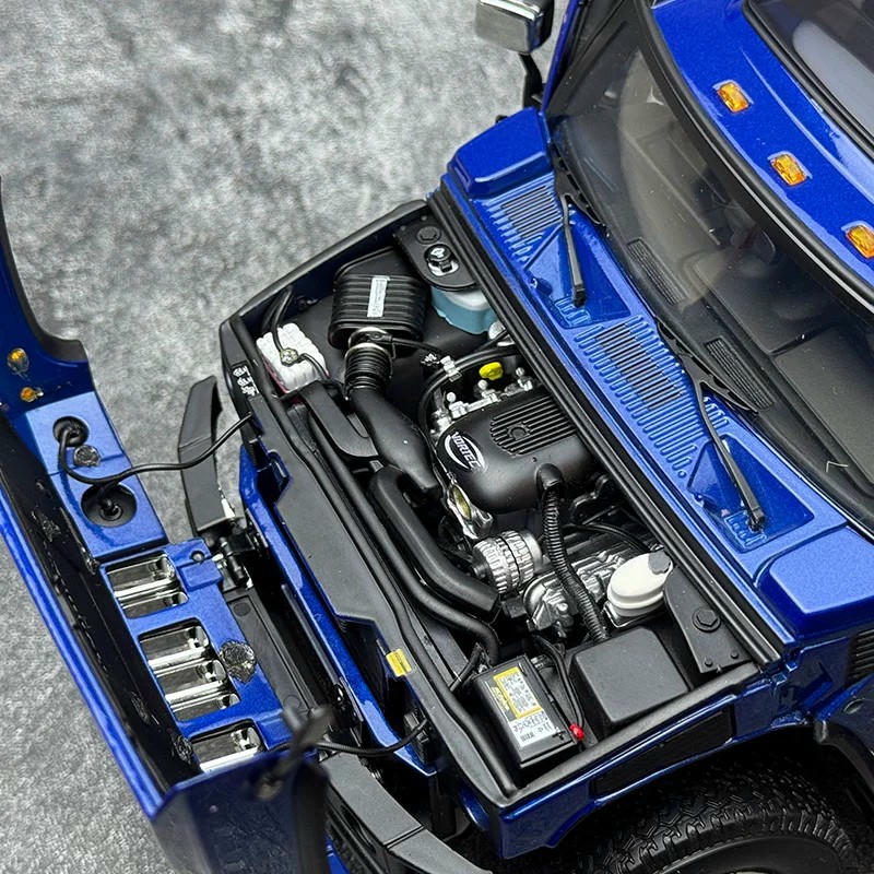 HIGHWAY61 1:18 Hummer H2 Diecast Model – Blue