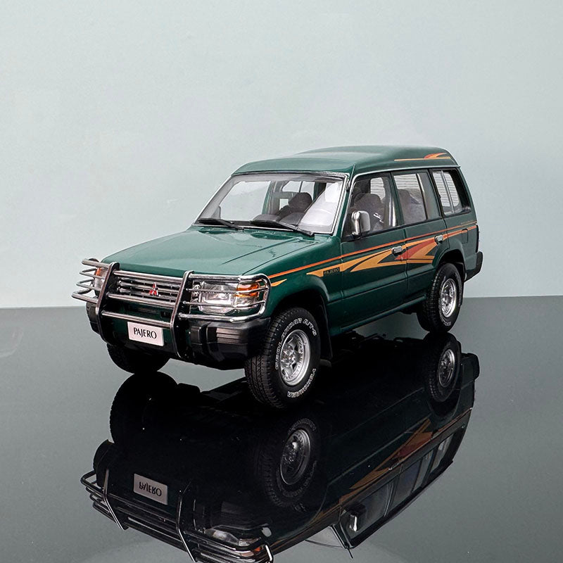 Limited Edition Mitsubishi Pajero Diecast Model – 1:18 Scale Collectible