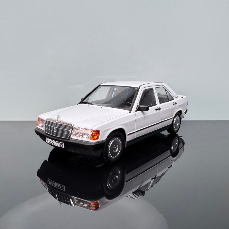 Mercedes-Benz 190E 1984 Diecast Model – 1:18 Scale Interactive Collectible