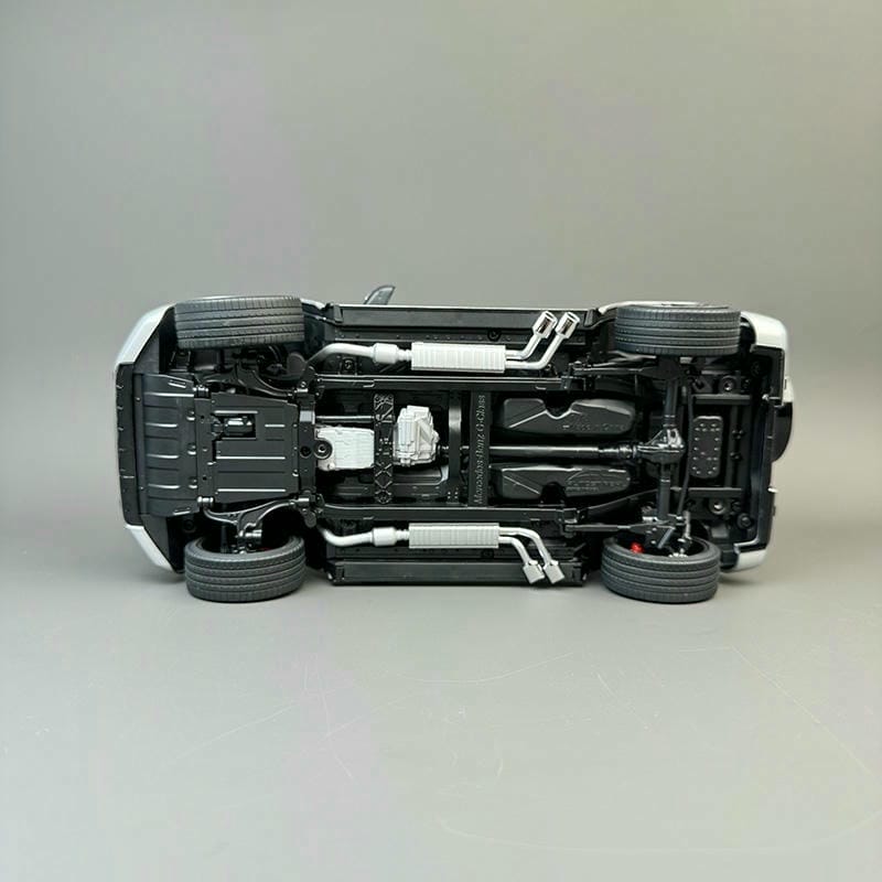 Almost Real 1:18 Mercedes-Benz G63