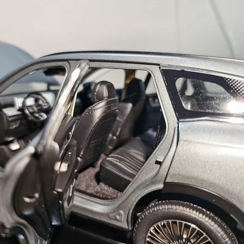 1:18 Chery Tiggo 8L SUV Diecast Model