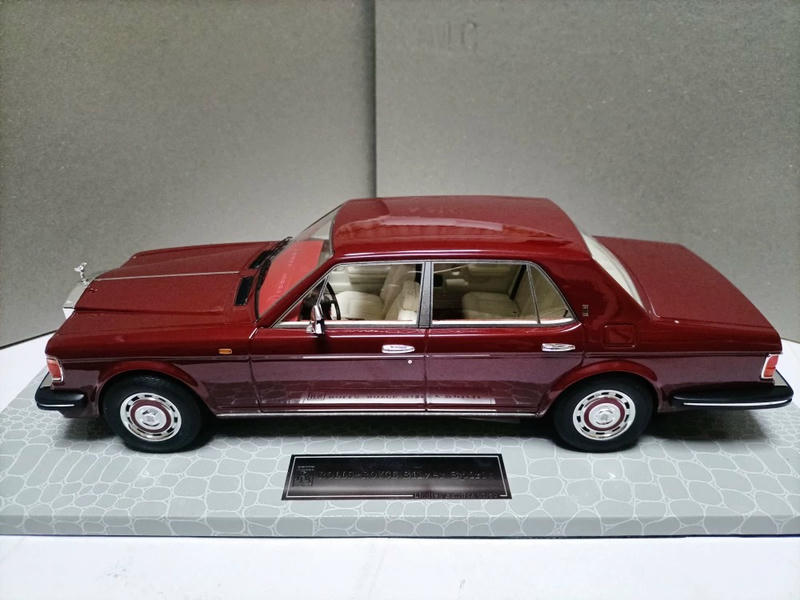 AMC 1:18 Rolls-Royce Silver Spirit Resin Model