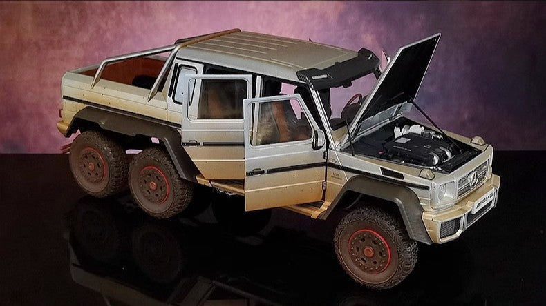 Mercedes-Benz G63 AMG 6×6 – 1:18 Diecast Model by AUTOart (Six-Wheel Functional Edition with Gift Packaging)（76305））