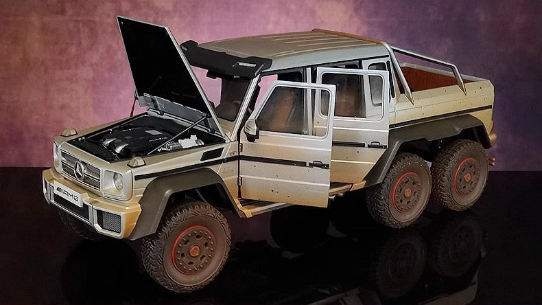 Mercedes-Benz G63 AMG 6×6 – 1:18 Diecast Model by AUTOart (Six-Wheel Functional Edition with Gift Packaging)（76305））