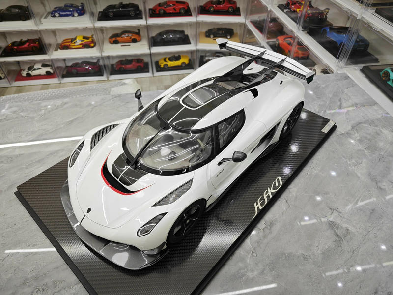 FrontiArt 1:8 Koenigsegg Agera RSR Resin Model Car