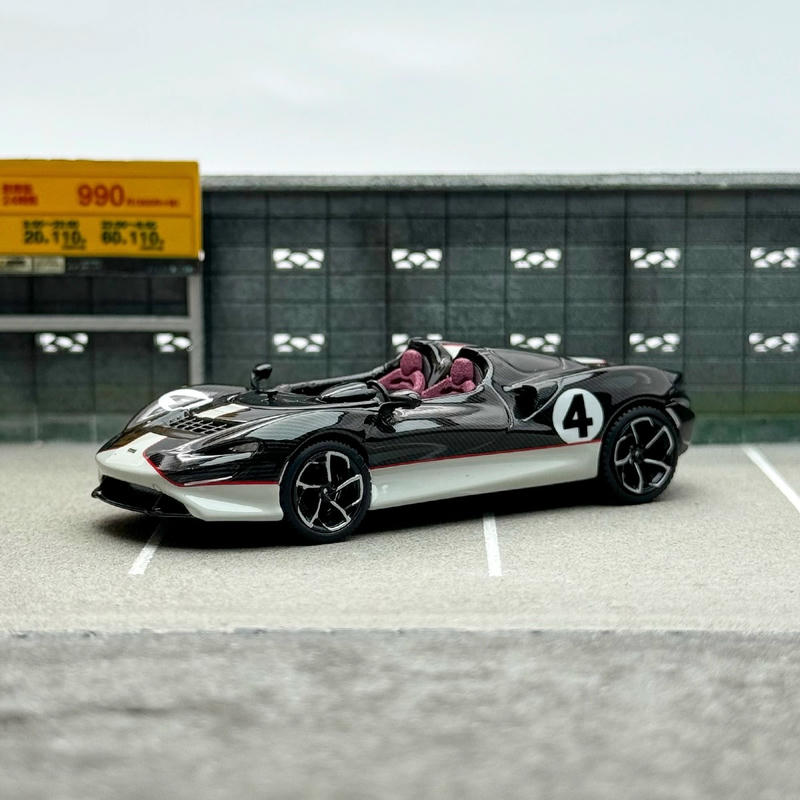 LCD Model 1:64 McLaren ELVA Diecast Car – YX car model
