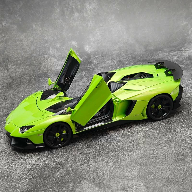 AUTOart 1:18 Lamborghini Aventador J LP700-4 Diecast Model