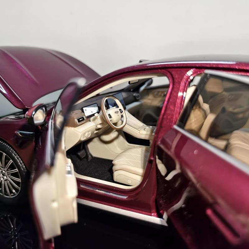 OEM Chery Fengyun A9L 1:18 Diecast Model Car