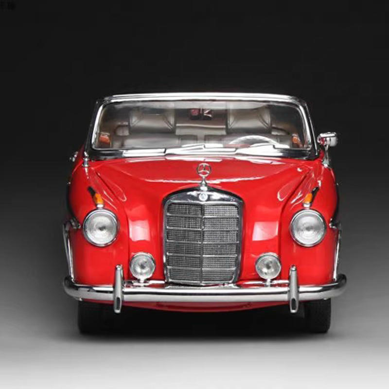 SunStar 1:18 1960 Mercedes-Benz 220SE Diecast Car